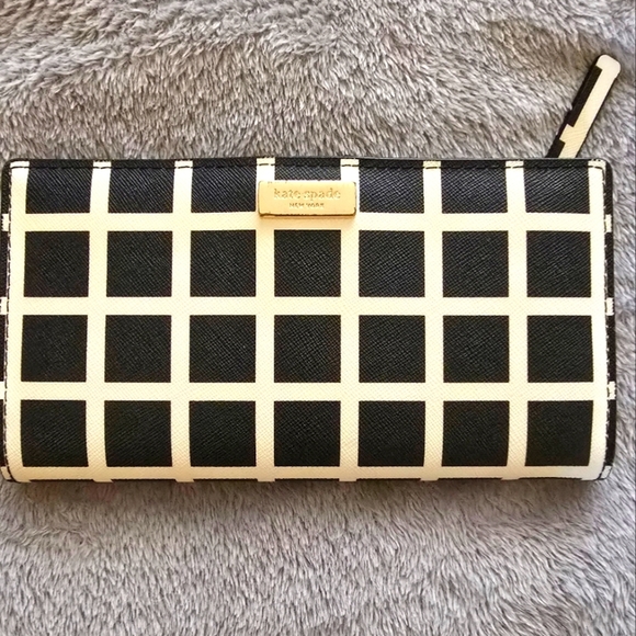 Kate Spade Gorgeous Black and White Checkered Wallet w gold hardware! - Picture 1 of 5
